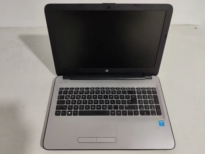 Ноутбук Б-клас HP 250 G5 / 15.6" (1920x1080) TN / Intel Core i3-5005U (2 (4) ядра по 2.0 GHz) / 8 GB DDR3 / 128 GB SSD / Intel HD Graphics 520 / WebCam / DVD-ROM / VGA б/в - зображення 2