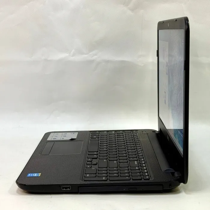 Ноутбук Б-клас Dell Inspiron 3537 / 15.6" (1366x768) TN / Intel Core i3-4010U (2 (4) ядра по 1.7 GHz) / 8 GB DDR3 / 120 GB SSD / Intel HD Graphics 4400 / WebCam / DVD-ROM / Windows 10 Pro б/в - зображення 6