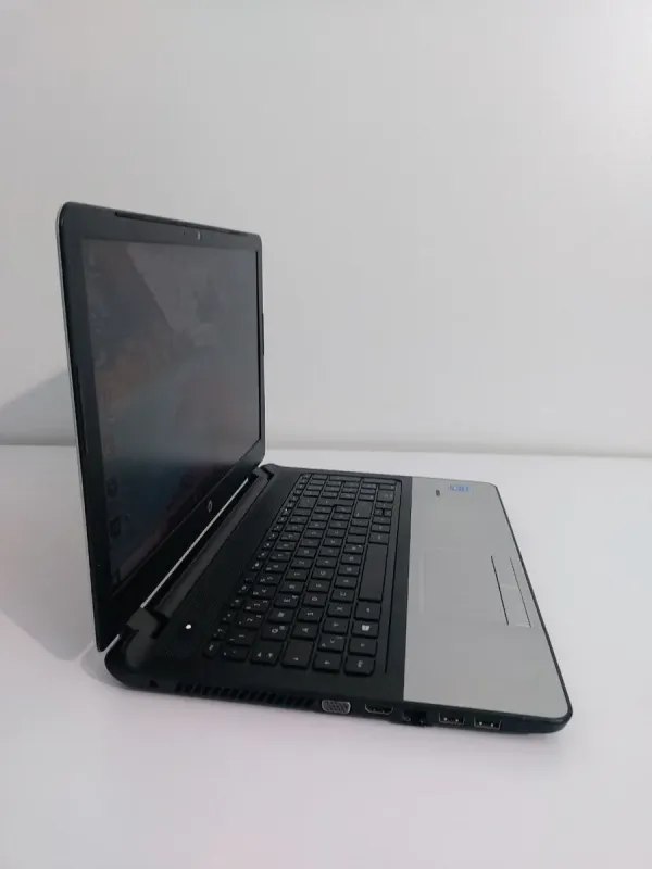 Ноутбук HP 350 G2 / 15.6" (1366x768) TN / Intel Core i3-5010U (2 (4) ядра по 2.1 GHz) / 16 GB DDR3 / 512 GB SSD / Intel HD Graphics 5500 / WebCam / DVD-ROM б/в - изображение 4