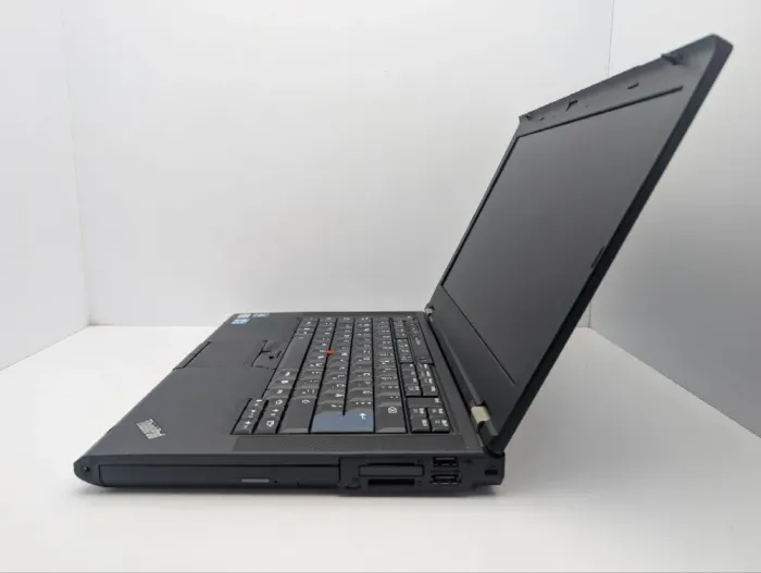 Ноутбук Lenovo ThinkPad T420 / 14" (1366x768) TN / Intel Core i5-2520M (2 (4) ядра по 2.5 - 3.2 GHz) / 6 GB DDR3 / 250 GB HDD / Intel HD Graphics 3000 / DVD-ROM б/в - зображення 5