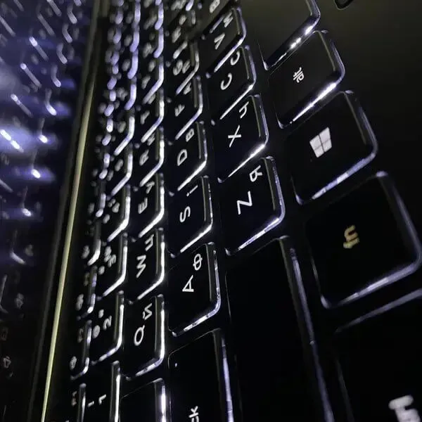 Ультрабук Б-клас Dell Latitude 5400 / 14" (1920x1080) IPS Touch / Intel Core i5-8365U (4 (8) ядра по 1.6 - 4.1 GHz) / 16 GB DDR4 / 256 GB SSD / Intel UHD Graphics / HDMI / WebCam б/в - зображення 6