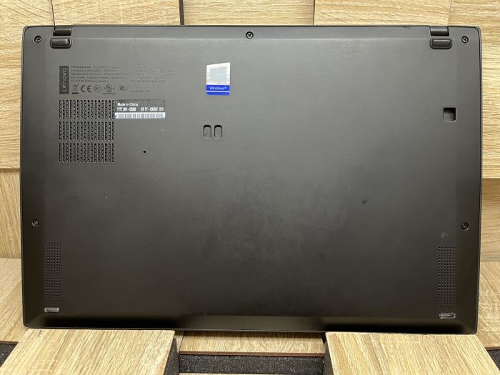 Ультрабук Б-клас Lenovo ThinkPad X1 Carbon (7th Gen) / 14" (1920x1080) IPS / Intel Core i7-10710U (6 (12) ядер по 1.1 - 4.7 GHz) / 16 GB DDR3 / 256 GB SSD M.2 / Intel UHD Graphics / WebCam / Fingerprint / HDMI б/в - зображення 9