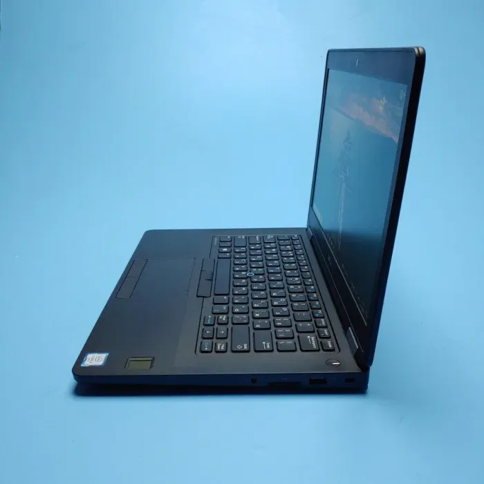 Ультрабук Б-клас Dell Latitude E5470 / 14" (1920x1080) IPS / Intel Core i5-6440HQ (4 ядра по 2.6 - 3.5 GHz) / 8 GB DDR4 / 240 GB SSD / Intel HD Graphics 530 / WebCam / Win 10 Pro б/в - зображення 5