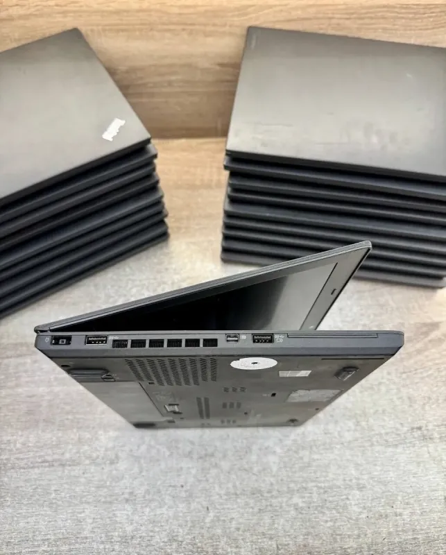 Ноутбук Lenovo ThinkPad T460 / 14" (1366x768) TN / Intel Core i5-6300U (2 (4) ядра по 2.4 - 3.0 GHz) / 8 GB DDR3 / 120 GB SSD / Intel HD Graphics 520 / WebCam / Два АКБ б/в - зображення 5