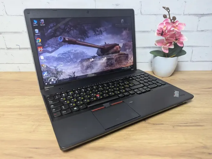 Ноутбук Б-клас Lenovo ThinkPad E535 / 15.6" (1366x768) TN / AMD A8-4500M (4 ядра по 1.9 - 2.8 GHz) / 8 GB DDR3 / 240 GB SSD / AMD Radeon HD 7640G Graphics / WebCam б/в - зображення 6