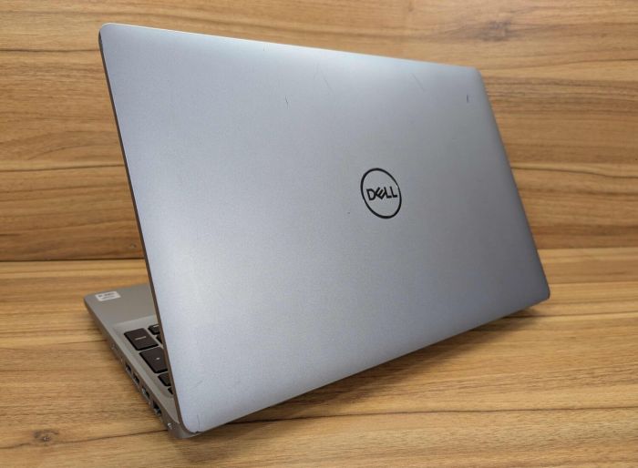 Мобільна робоча станція Dell Precision 3551 / 15,6" (1920x1080) IPS / Intel Core i9-10885H (8 (16) ядер по 2,4 - 5,3 ГГц) / 32 ГБ DDR4 / 1000 ГБ SSD / nVidia Quadro P620, 4 ГБ GDDR5, 128-біт / WebCam / Windows 10 б/в - изображение 7
