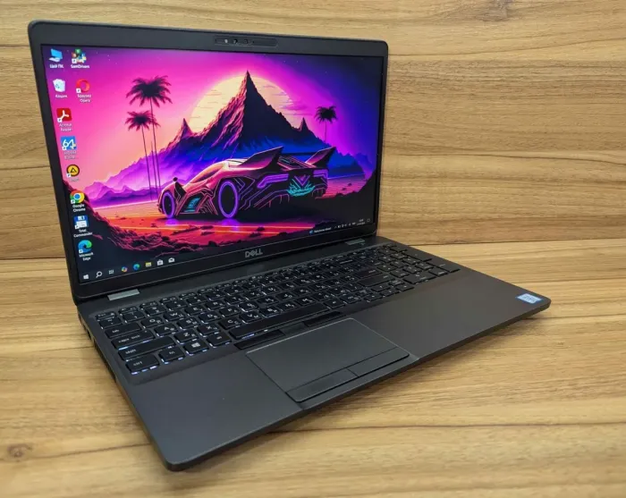 Мобільна робоча станція Dell Precision 3541 / 15,6" (1920x1080) IPS / Intel Core i7-9850H (6 (12) ядер по 2,6 - 4,6 ГГц) / 16 ГБ DDR4 / 512 ГБ SSD / nVidia Quadro P620, 4 ГБ GDDR5 128-bit / WebCam / HDMI / Windows 10 б/в - зображення 4