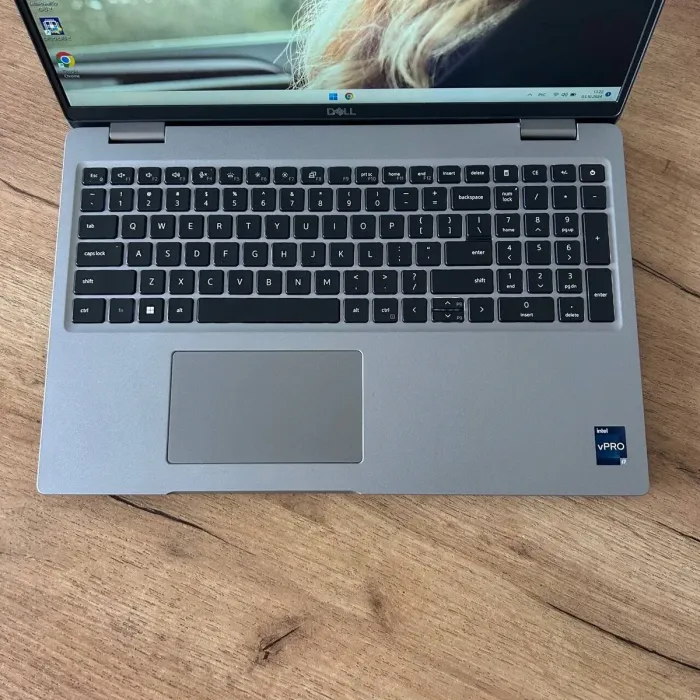 Ігровий ультрабук Б-клас Dell Latitude 5530 / 15.6" (1920x1080) IPS / Intel Core i7-1265U (10 (12) ядер по 3.6 - 4.8 GHz) / 8 GB DDR4 / 512 GB SSD / nVidia GeForce MX550, 2 GB GDDR6, 64-bit / WebCam б/в - зображення 7