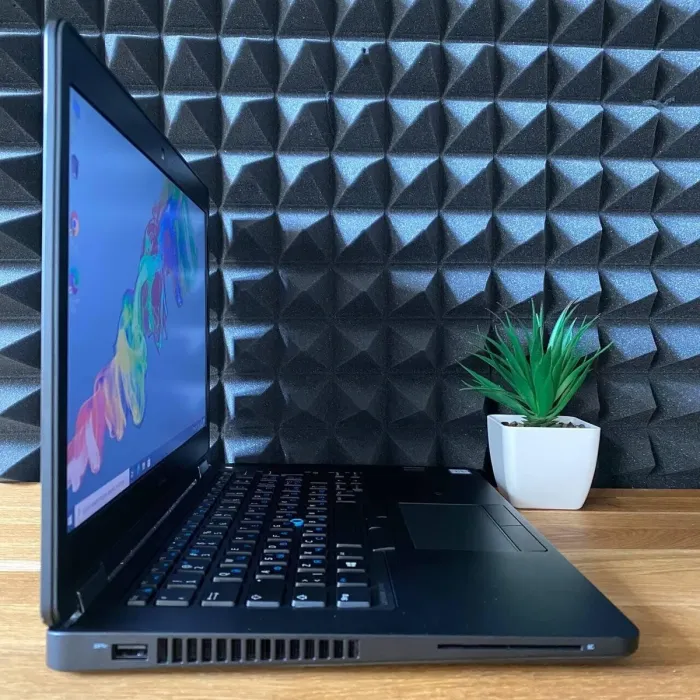 Ноутбук Dell Latitude E5470 / 14" (1366x768) TN / Intel Core i5-6300U (2 (4) ядра по 2.4 - 3.0 GHz) / 8 GB DDR3 / 128 GB SSD / Intel HD Graphics 520 / WebCam б/в - зображення 5