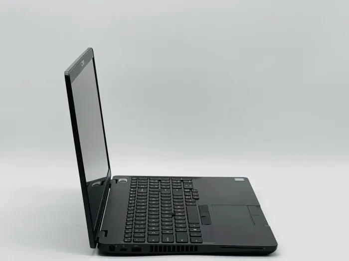 Ноутбук Dell Latitude 5500 / 15.6" (1920x1080) IPS / Intel Core i7-8665U (4 (8) ядра по 1.9 - 4.8 GHz) / 16 GB DDR4 / 240 GB SSD / Intel UHD Graphics 620 / WebCam б/в - зображення 3