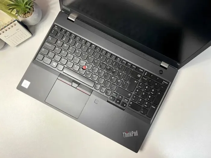 Ультрабук Lenovo ThinkPad T15 Gen 2 / 15.6" (1920x1080) IPS / Intel Core i7-10610U (4 (8) ядра по 1.8 - 4.9 GHz) / 32 GB DDR4 / 512 GB SSD M.2 / Intel UHD Graphics / WebCam / Win 10 Pro б/в - зображення 3
