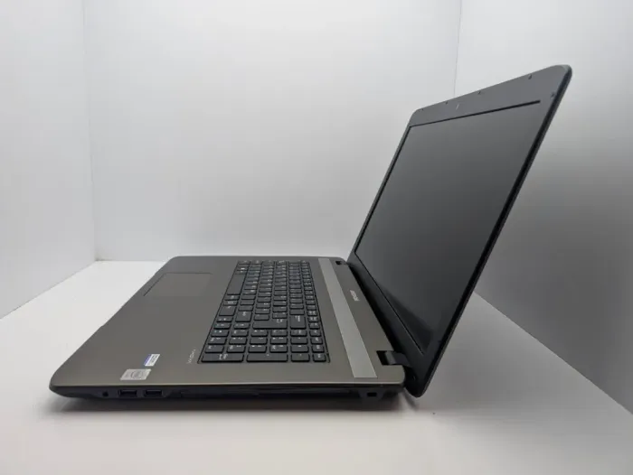 Ноутбук Medion Akoya E7225 / 17.3" (1600x900) TN / Intel Celeron N2940 (4 ядра по 1.83 - 2.25 GHz) / 6 GB DDR3 / 128 GB SSD / Intel HD Graphics / WebCam б/в - зображення 6