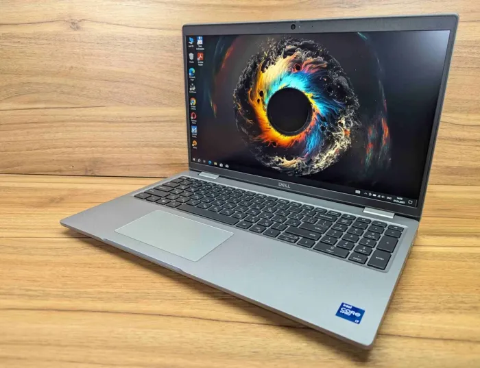 Ноутбук робоча станція Dell Precision 3560 / 15.6" (1920x1080) IPS / Intel Core i7-1185G7 (4 (8) ядра по 3.0 - 4.8 GHz) / 16 GB DDR4 / 512 GB SSD / nVidia T500, 2 GB GDDR6, 64-bit / HDMI / WebCam / Windows 10 б/в - зображення 5