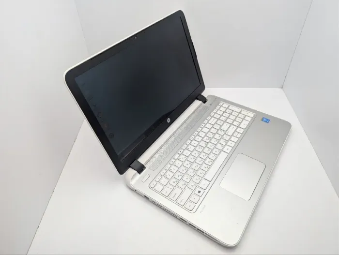 Ноутбук HP 15 P272ng / 15.6" (1366x768) TN / Intel Core i3-5010U (2 (4) ядра по 2.1 GHz) / 8 GB DDR3 / 120 GB SSD / Intel HD Graphics 5500 / WebCam б/в - зображення 6