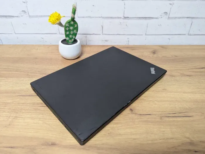 Нетбук Б-клас Lenovo ThinkPad X270 / 12.5" (1366x768) TN / Intel Core i5-6300U (2 (4) ядра по 2.4 - 3.0 GHz) / 8 GB DDR4 / 256 GB SSD / Intel HD Graphics 520 / WebCam / Два АКБ б/в - зображення 8