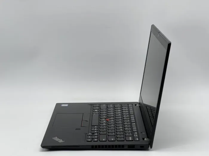 Ультрабук Б-клас Lenovo ThinkPad X390 / 13.3" (1920x1080) IPS Touch / Intel Core i5-8365U (4 (8) ядра по 1.6 - 4.1 GHz) / 16 GB DDR4 / 240 GB SSD / Intel UHD Graphics / WebCam б/в - зображення 4