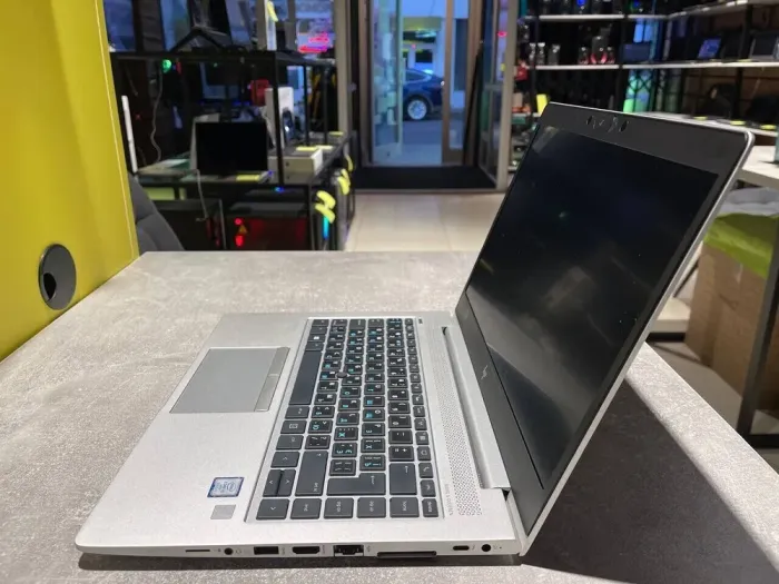 Ультрабук HP EliteBook 840 G6 / 14" (1920x1080) IPS / Intel Core i5-8250U (4 (8) ядра по 1.6 - 3.4 GHz) / 8 GB DDR4 / 240 GB SSD / Intel UHD Graphics 620 / WebCam б/в - зображення 4