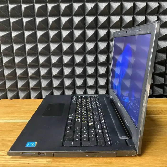 Ноутбук Б-клас Dell Inspiron 15 7537 / 15.6" (1920x1080) TN / Intel Core i5-4210U (2 (4) ядра по 1.7 - 2.7 GHz) / 8 GB DDR3 / 128 GB SSD / Intel HD Graphics 4400 / WebCam / DVD-ROM б/в - зображення 6