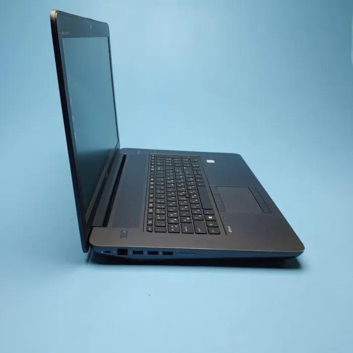 Мобільна робоча станція HP ZBook 17 G4 / 17.3" (1920x1080) IPS / Intel Core i7-7820HQ (4 (8) ядра по 2.9 - 3.9 GHz) / 16 GB DDR4 / 480 GB SSD / nVidia Quadro P3000, 6 GB GDDR5, 192-bit / WebCam / Win 10 Pro б/в - зображення 4