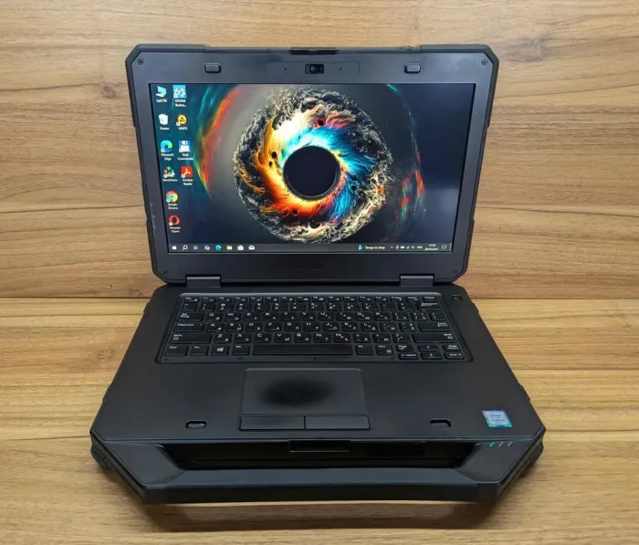 Захищений ноутбук Dell Latitude 14 Rugged 5414 / 14" (1920x1080) IPS / Intel Core i5-6300U (2 (4) ядра по 2.4 - 3.0 GHz) / 8 GB DDR4 / 256 GB SSD / Intel HD Graphics 520 / HDMI / WebCam / Windows 10 б/в - зображення 2