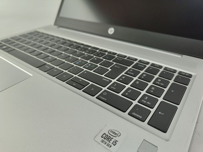 Ноутбук HP ProBook 450 G7 / 15.6" (1920x1080) IPS / Intel Core i5-10210U (4 (8) ядра по 1.6 - 4.2 GHz) / 16 GB DDR4 / 240 GB SSD / Intel UHD Graphics / WebCam б/в - зображення 3