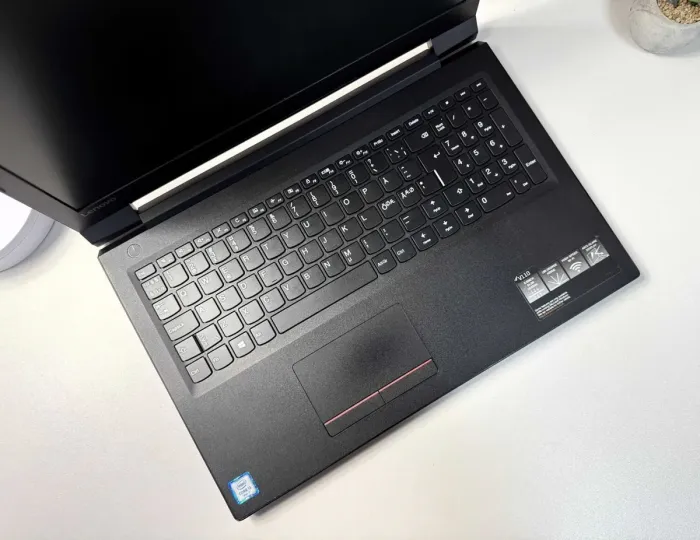 Ноутбук Lenovo V110-15ISK / 15.6" (1366x768) TN / Intel Core i3-6006U (2 (4) ядра по 2.0 GHz) / 8 GB DDR4 / 128 GB SSD / Intel HD Graphics 520 / WebCam / DVD-ROM б/в - зображення 3