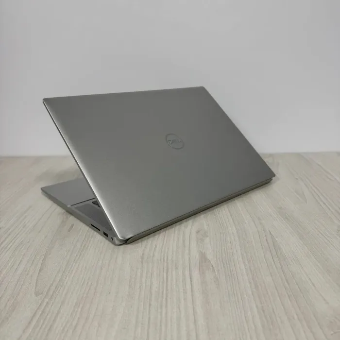 Ноутбук Б-клас Dell Inspiron 16 5620 / 16" (1920x1200) IPS Touch / Intel Core i7-1260U (10 (12) ядер по 1.1 - 4.7 GHz) / 16 GB DDR4 / 512 GB SSD NVMe / nVidia GeForce MX570 A, 2 GB GDDR6, 64-bit / WebCam б/в - зображення 6