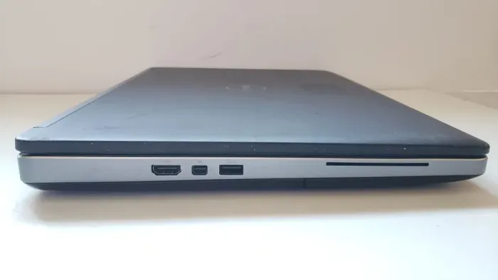 Мобільна робоча станція Dell Precision 7510 / 15.6" (1920x1080) IPS / Intel Core i7-6820HQ (4 (8) ядра по 2.7 - 3.6 GHz) / 16 GB DDR4 / 128 GB SSD M.2 + 750 GB HDD / nVidia Quadro M1000M, 2 GB GDDR5, 128-bit / WebCam б/в - зображення 4