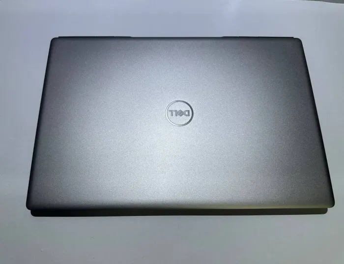 Мобільна робоча станція Dell Precision 7750 / 17.3" (1920х1080) IPS / Intel Xeon W-10885M (8 (16) ядер по 2.4 - 5.3 GHz) / 64 GB DDR4 / 256 GB SSD + 256 GB SSD / nVidia Quadro RTX 3000, 6 GB GDDR6, 192-bit / WebCam / WebCam / Win 11 Pro б/в - зображення 3