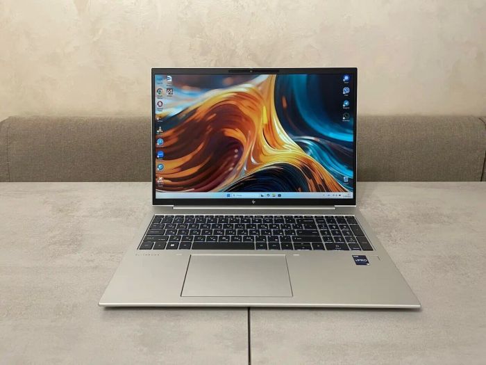 Ультрабук HP EliteBook 860 G9 / 16" (1920x1200) IPS / Intel Core i5-1245U (10 (12) ядер по 1.2 - 4.4 GHz) / 16 GB DDR5 / 500 GB SSD M.2 / Intel Iris Xe Graphics / WebCam / HDMI б/в - зображення 2