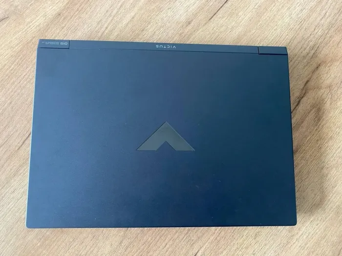 Ігровий ноутбук HP Victus 15-fb0015nr / 15.6" (1920x1080) IPS / AMD Ryzen 5 5600H (6 (12) ядер по 3.3 - 4.2 GHz) / 8 GB DDR4 / 512 GB SSD / AMD Radeon RX 6500M, 4 GB GDDR6, 64-bit / WebCam б/в - зображення 6