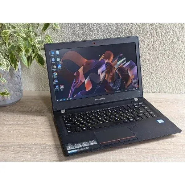 Ноутбук Б-клас Lenovo E31-80 / 13.3" (1366x768) TN / Intel Core i5-6200U (2 (4) ядра по 2.3 - 2.8 GHz) / 8 GB DDR3 / 128 GB SSD / Intel HD Graphics 520 / WebCam б/в - зображення 3