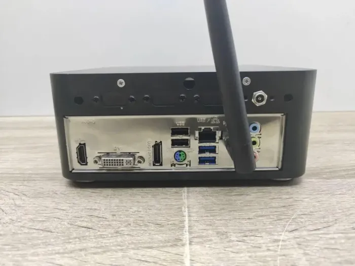 Неттоп Inter-Tech ITX USFF / Intel Core i5-8400 (6 ядер по 2.8 - 4.0 GHz) / 16 GB DDR4 / 480 GB SSD / Intel UHD Graphics 630 / Wi-Fi б/в - зображення 4