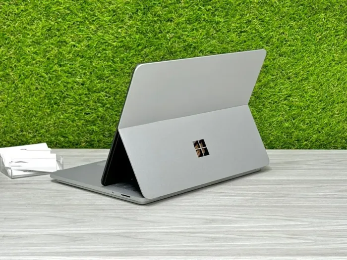 Ігровий ноутбук-трансформер Microsoft SurFace Laptop Studio / 14.3" (2400x1600) IPS Touch / Intel Core i7-11370H (4 (8) ядра по 3.0 - 4.8 GHz) / 32 GB DDR4 / 1000 GB SSD / nVidia GeForce RTX 3050 Ti, 4 GB GDDR6, 128-bit / WebCam / Win 11 Pro б/в - зображення 4