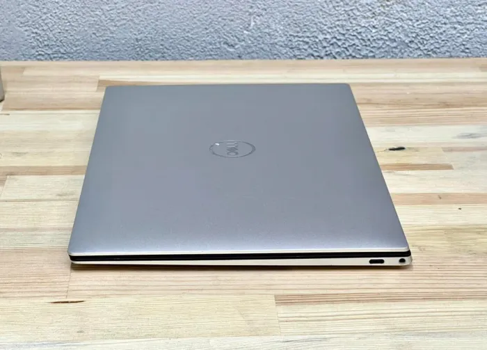 Ультрабук Dell XPS 13 9310 / 13.3" (3840x2400) IPS Touch / Intel Core i7-1185G7 (4 (8) ядра по 3.0 - 4.8 GHz) / 32 GB DDR4 / 1000 GB SSD / Intel Iris Xe Graphics / WebCam б/в - зображення 6
