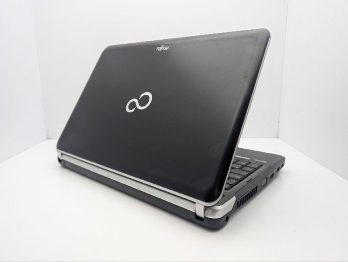 Ноутбук Fujitsu LifeBook LH531 / 14" (1366x768) TN / Intel Core i5-2430M (2 (4) ядра по 2.4 - 3.0 GHz) / 6 GB DDR3 / 500 GB HDD / Intel HD Graphics 3000 / WebCam / DVD-ROM б/в - зображення 7