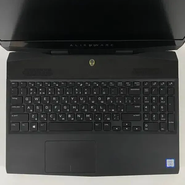 Ігровий ноутбук Б-клас Dell Alienware m15 / 15.6" (1920x1080) IPS / Intel Core i7-8750H (6 (12) ядер по 2.2 - 4.1 GHz) / 16 GB DDR4 / 512 GB SSD / nVidia GeForce GTX 1070 Max-Q, 8 GB GDDR5, 256-bit / WebCam / HDMI б/в - зображення 4