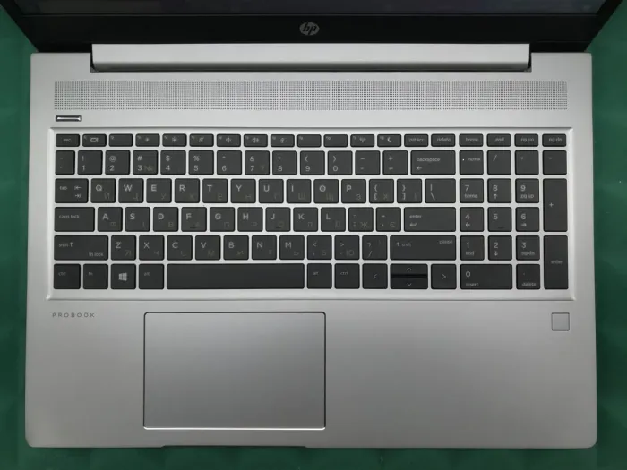 Ноутбук HP ProBook 450 G7 / 15.6" (1366x768) TN / Intel Core i3-10110U (2 (4) ядра по 2.1 - 4.1 GHz) / 8 GB DDR4 / 480 GB SSD / Intel UHD Graphics / WebCam / USB 3.1 / HDMI б/в - зображення 4