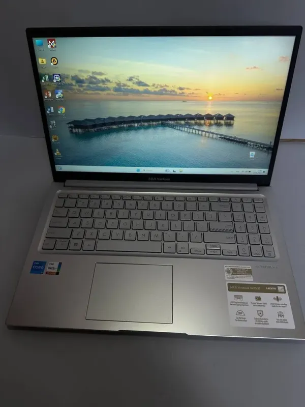 Ультрабук ASUS F1504ZA-SB55 Vivobook / 15.6" (1920x1080) IPS / Intel Core i5-1235u (10 (12) ядер по 3.3 - 4.4 GHz) / 12 GB DDR4 / 512 GB SSD / Intel Iris Xe Graphics / WebCam - зображення 2