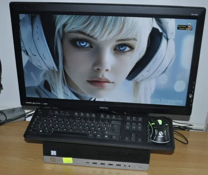 Комплект: HP EliteDesk 800 G3 SFF / Intel Core i5-6500 (4 ядра по 3.2 - 3.6 GHz) / 8 GB DDR4 / 240 GB SSD + 250 GB HDD / Intel HD Graphics 530 / DVD-ROM + Монітор Acer BL2405HT / 24" (1920x1080) TN / DVI, HDMI + Windows 11 P б/в - зображення 4