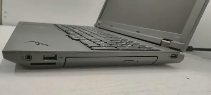 Ноутбук Lenovo Thinkpad L540 / 15.6" TN / Core i3-4000M (2(4) ядра по 2.4GHz) / 4GB DDR3 / 120GB SSD / HD Graphics 4600 / DVD-ROM б/в - зображення 5