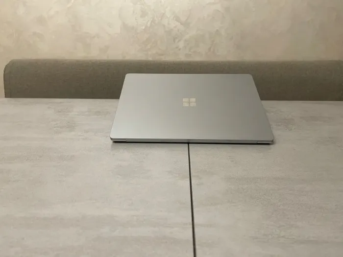 Ультрабук Microsoft Surface Laptop 3 1867 / 13.5" (2256x1504) IPS Touch / Intel Core i7-1065G7 (4 (8) ядра по 1.3 - 3.9 GHz) / 16 GB DDR4 / 512 GB SSD M.2 / Intel Iris Plus Graphics / WebCam / USB 3.1 б/в - зображення 7