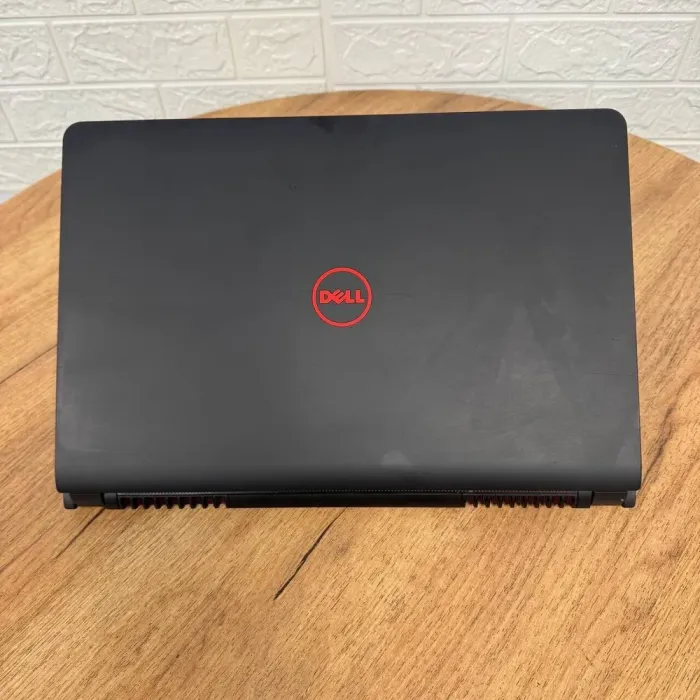 Ігровий ноутбук Б-клас Dell Inspiron 15 5577 / 15.6" (1920x1080) TN / Intel Core i7-7700HQ (4 (8) ядра по 2.8 - 3.8 GHz) / 16 GB DDR4 / 500 GB SSD / nVidia GeForce GTX 1050, 4 GB GDDR5, 128-bit / WebCam б/в - зображення 3