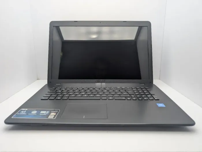 Ноутбук Asus R752S / 17.3" (1600x900) TN / Intel Pentium N3700 (4 ядра по 1.6 - 2.4 GHz) / 8 GB DDR3 / 120 GB SSD / Intel HD Graphics / WebCam б/в - зображення 3