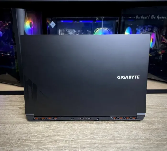 Ігровий ноутбук Gigabyte G5 GE / 15.6" (1920x1080) IPS / Intel Core i5-12500H (12 (16) ядер по 3.3 - 4.5 GHz) / 16 GB DDR4 / 512 GB SSD M.2 / nVidia GeForce RTX 3050, 4 GB GDDR6, 128-bit / WebCam б/в - зображення 7