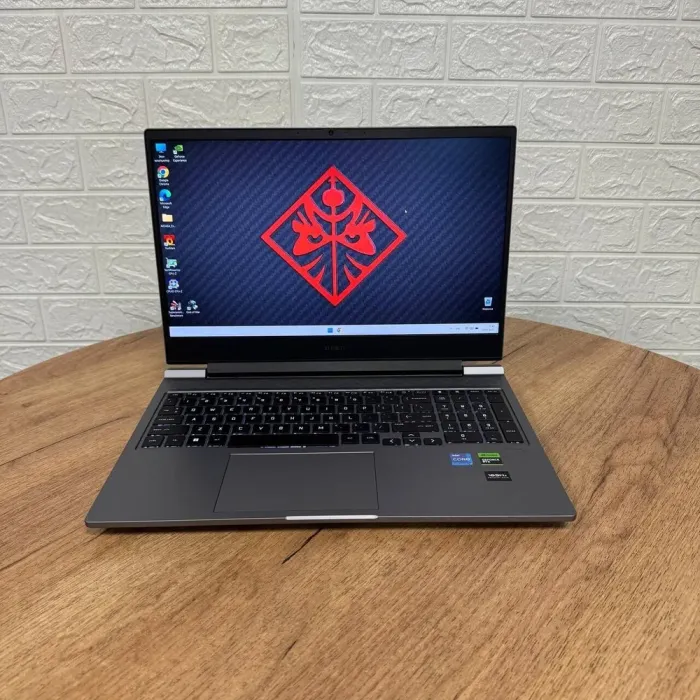 Ігровий ноутбук Б-клас HP Omen 16-ae0001nr / 16.1" (1920x1080) IPS / Intel Core i7-14700HX (20 (28) ядер по 1.5 - 5.5 GHz) / 32 GB DDR5 / 1000 GB SSD / nVidia GeForce RTX 4070, 8 GB GDDR6, 128-bit / WebCam б/в - зображення 2