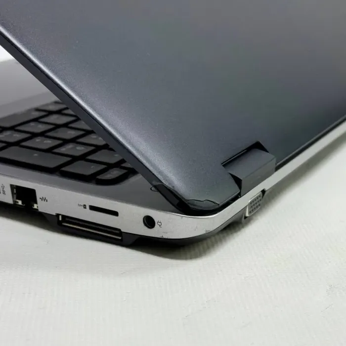 Ноутбук Б-клас HP ProBook 650 G2 / 15.6" (1366x768) TN / Intel Core i5-6300U (2 (4) ядра по 2.4 - 3.0 GHz) / 8 GB DDR4 / 128 GB SSD / Intel HD Graphics 520 / WebCam / Windows 10 Pro б/в - зображення 4