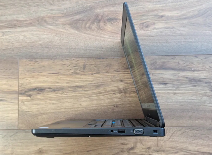Ультрабук Dell Latitude 5490 / 14" (1920x1080) IPS / Intel Core i5-7300U (2 (4) ядра по 2.6 - 3.5 GHz) / 8 GB DDR4 / 128 GB SSD / Intel HD Graphics 620 / WebCam б/в - зображення 5