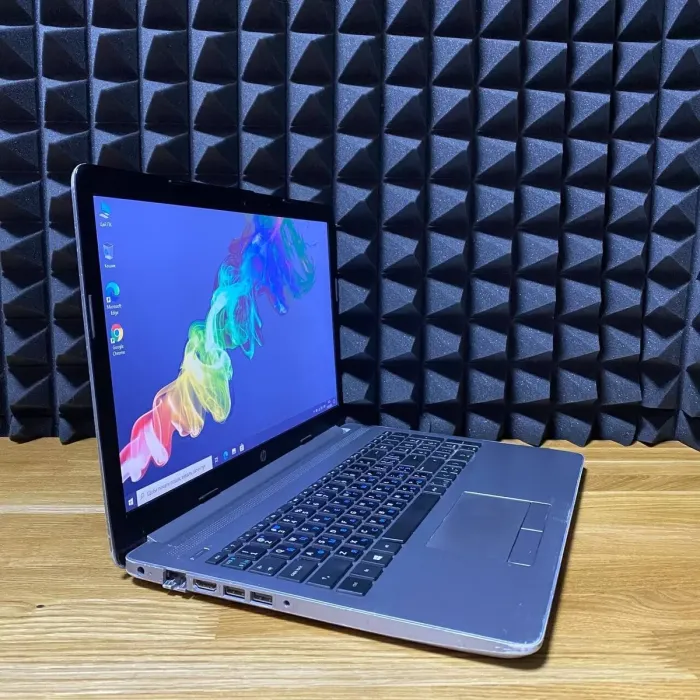 Ноутбук Б-клас HP 255 G7 / 15.6" (1366x768) TN / AMD Ryzen 3 3200U (2 (4) ядра по 2.6 - 3.5 GHz) / 8 GB DDR4 / 128 GB SSD / AMD Radeon Vega 3 Graphics / WebCam / DVD-ROM б/в - зображення 3