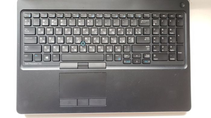 Мобільна робоча станція Dell Precision 7510 / 15,6" (1920x1080) IPS Touch / Intel Core i7-6820HQ (4 (8) ядра по 2,7 - 3,6 ГГц) / 16 ГБ DDR4 / 256 ГБ SSD M.2 + 500 ГБ HDD / AMD FirePro W5170M, 2 ГБ GDDR5, 128-біт / Веб-камера б/в - зображення 3